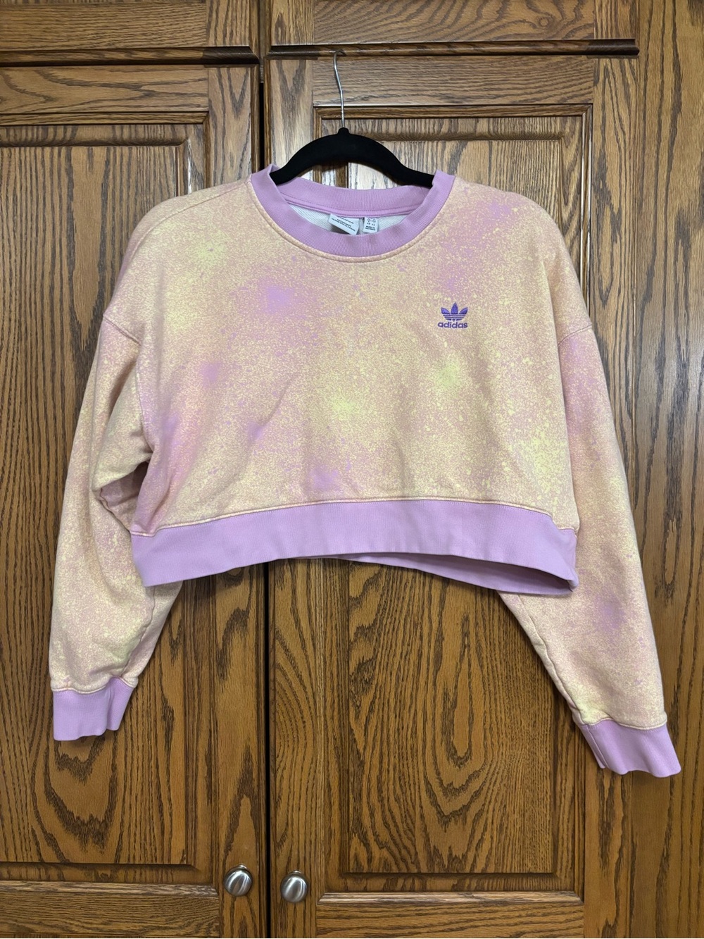 Adidas Women's Pastel size medium Cropped Sweatshirt